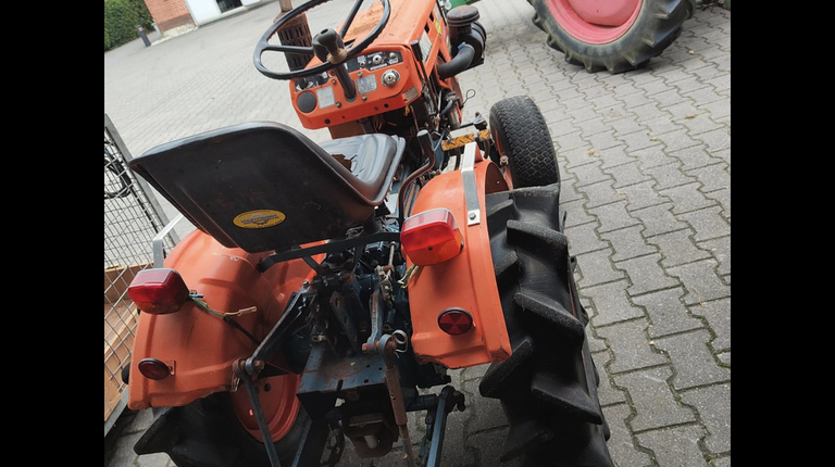 Kubota B5100